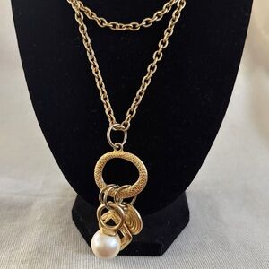 Chic Gold Necklace with Pearl Charm